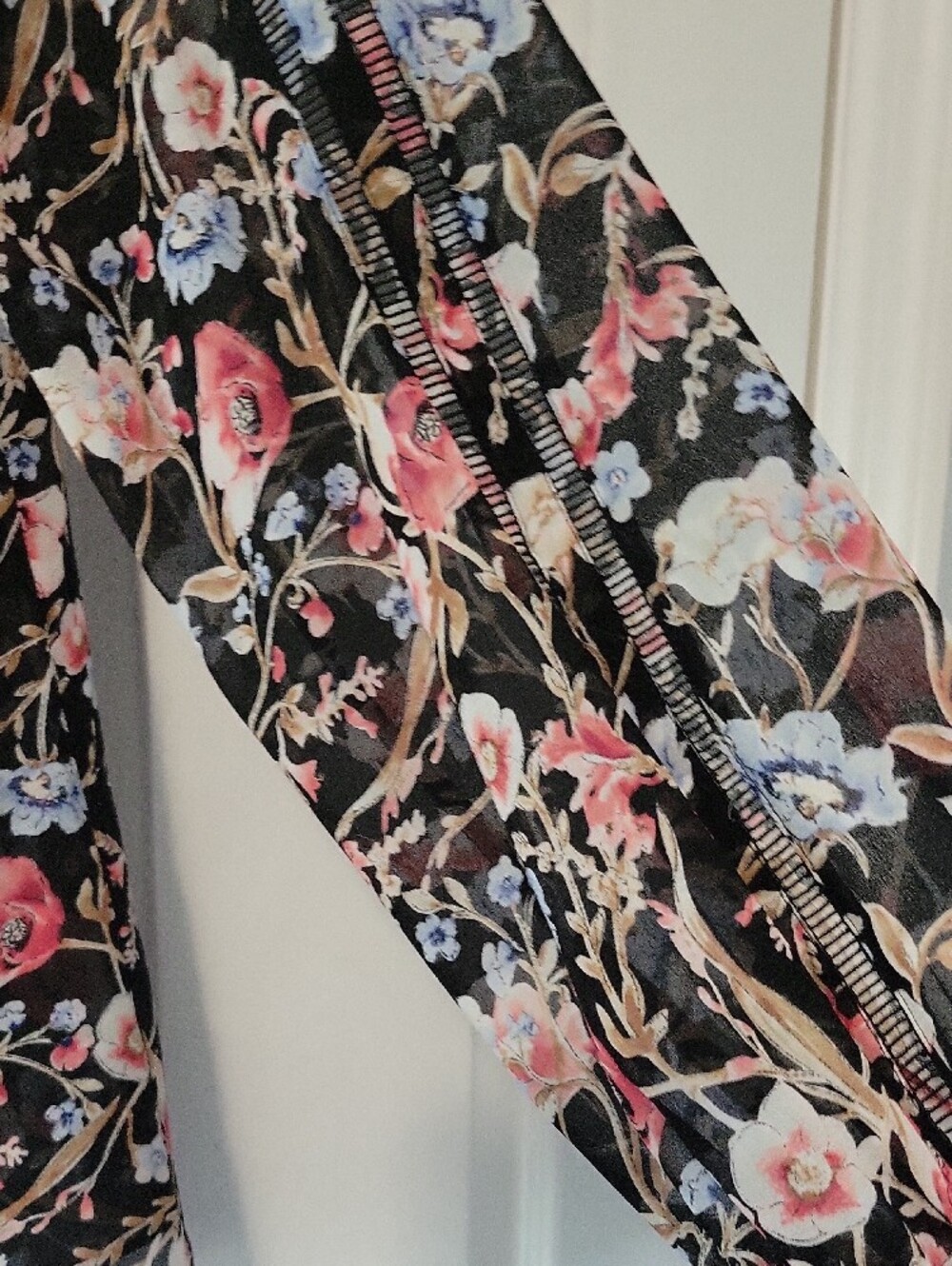White House Black Market Black Floral Tie-Neck Blouse - Picture 3 of 8